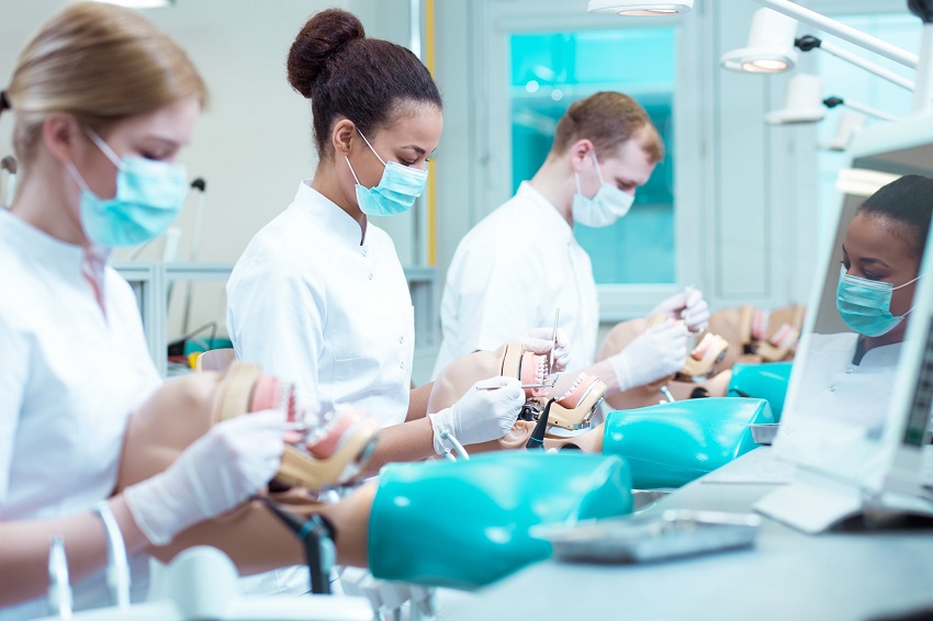 برنامه‌ی تحصیل دندانپزشکی در پرتغال چگونه است؟