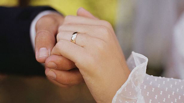 در چه صورتی اسپانیا، ازدواج فرد را به رسمیت می‌شناسد و چگونه می‌توان زوجیت را اثبات کرد؟