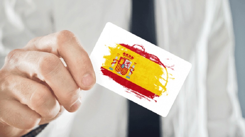 چه کسانی می‌توانند برای مهاجرت به اسپانیا از طریق تمکن مالی اقدام کنند؟