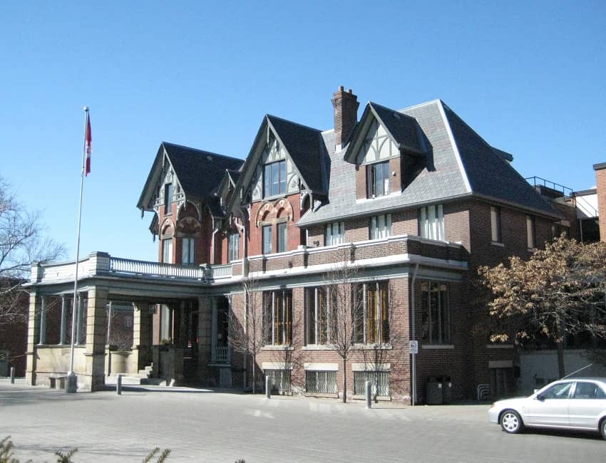 Branksome Hall مدرسه شبانه روزی در کانادا